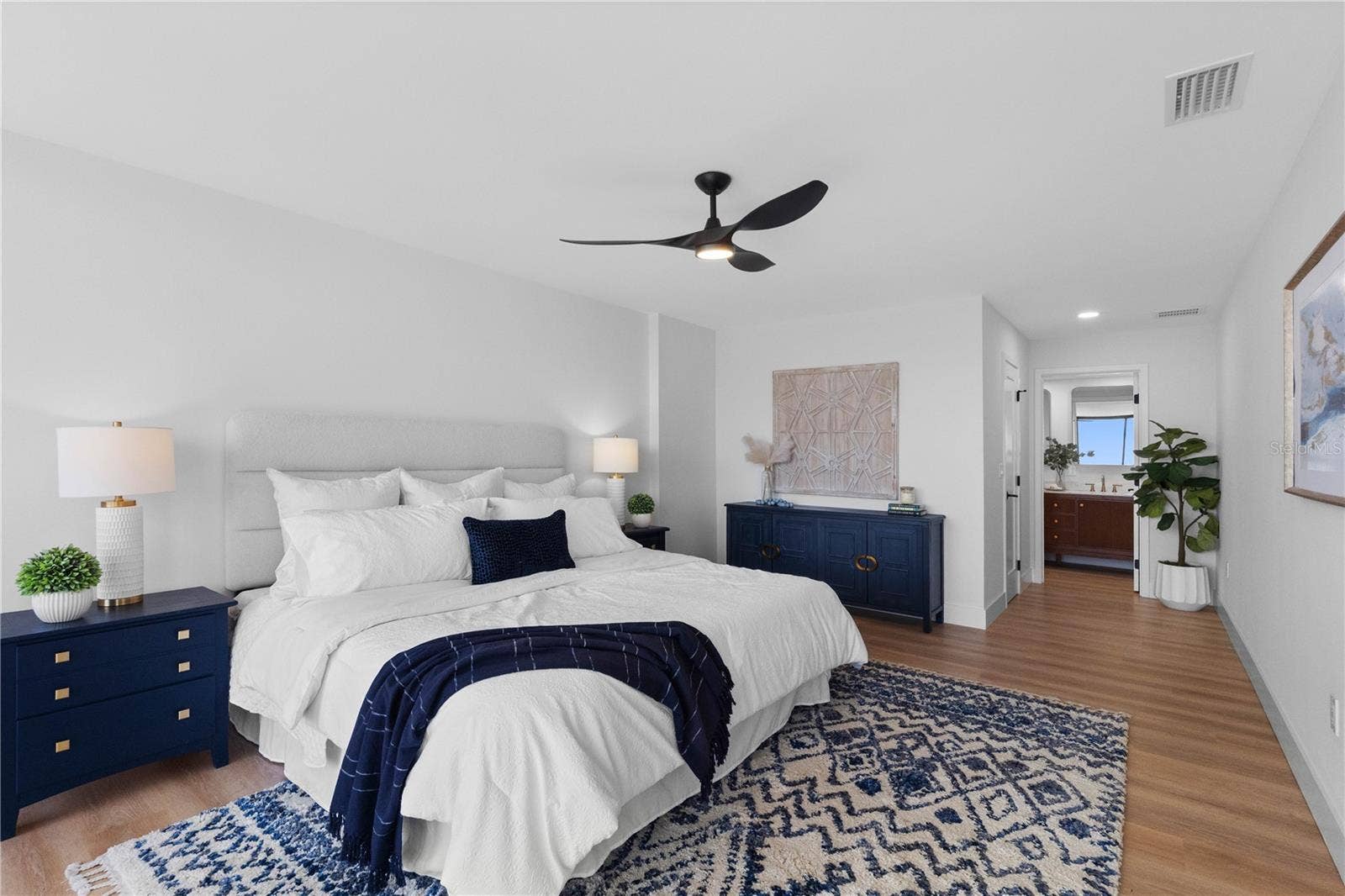 7600 BAYSHORE DRIVE, #606, Treasure Island, FL 33706 Master bed
