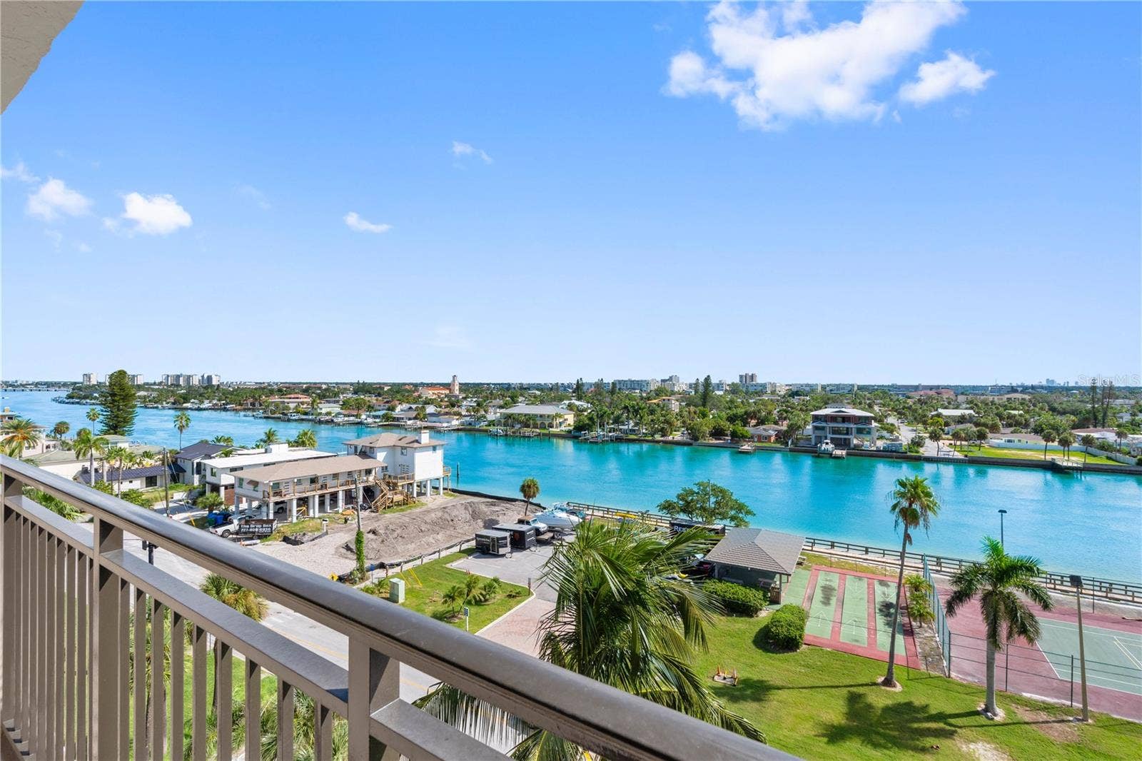 7600 BAYSHORE DRIVE, #606, Treasure Island, FL 33706 7600 BAYSHORE DRIVE, #606, Treasure Island, FL 33706