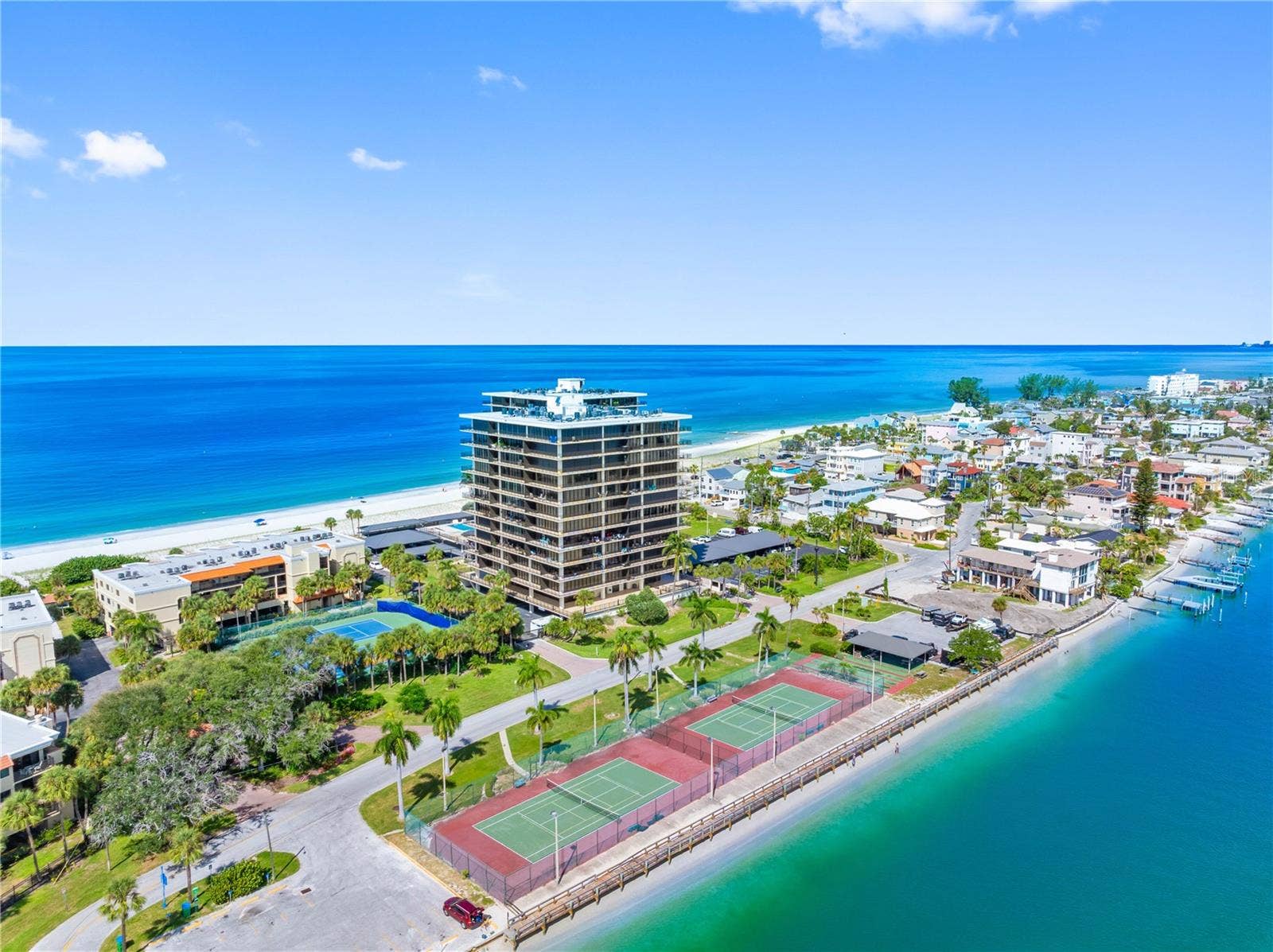7600 BAYSHORE DRIVE, #606, Treasure Island, FL 33706 7600 BAYSHORE DRIVE, #606, Treasure Island, FL 33706