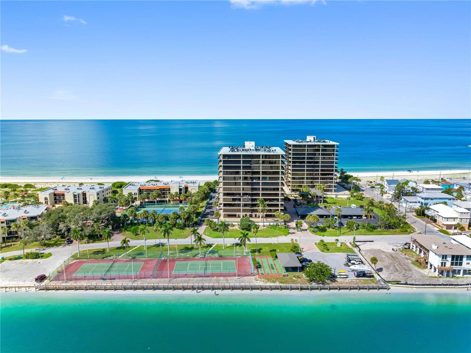 7600 BAYSHORE DRIVE, #606, Treasure Island, FL 33706 7600 BAYSHORE DRIVE, #606, Treasure Island, FL 33706