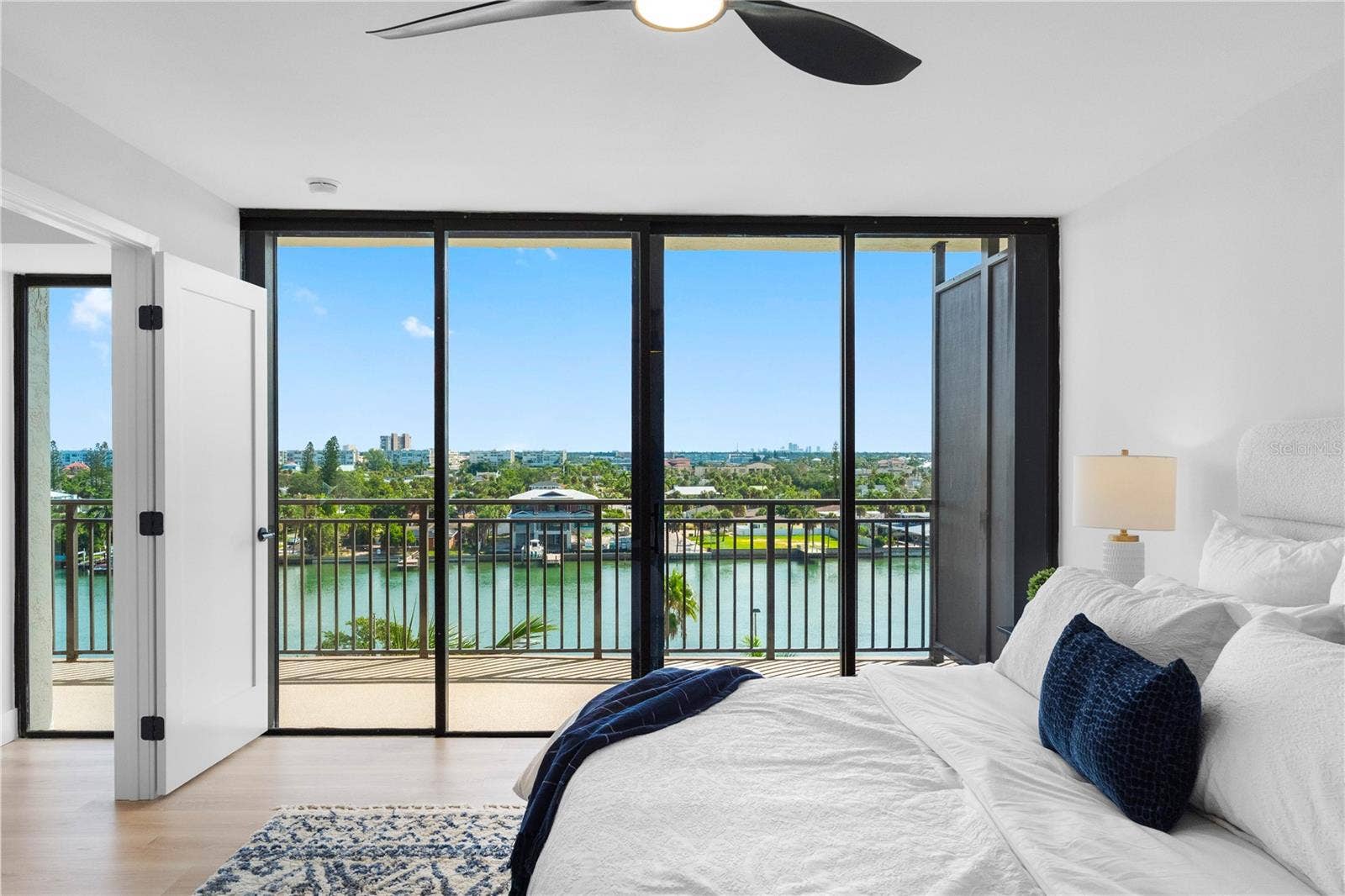 7600 BAYSHORE DRIVE, #606, Treasure Island, FL 33706 Master bed view