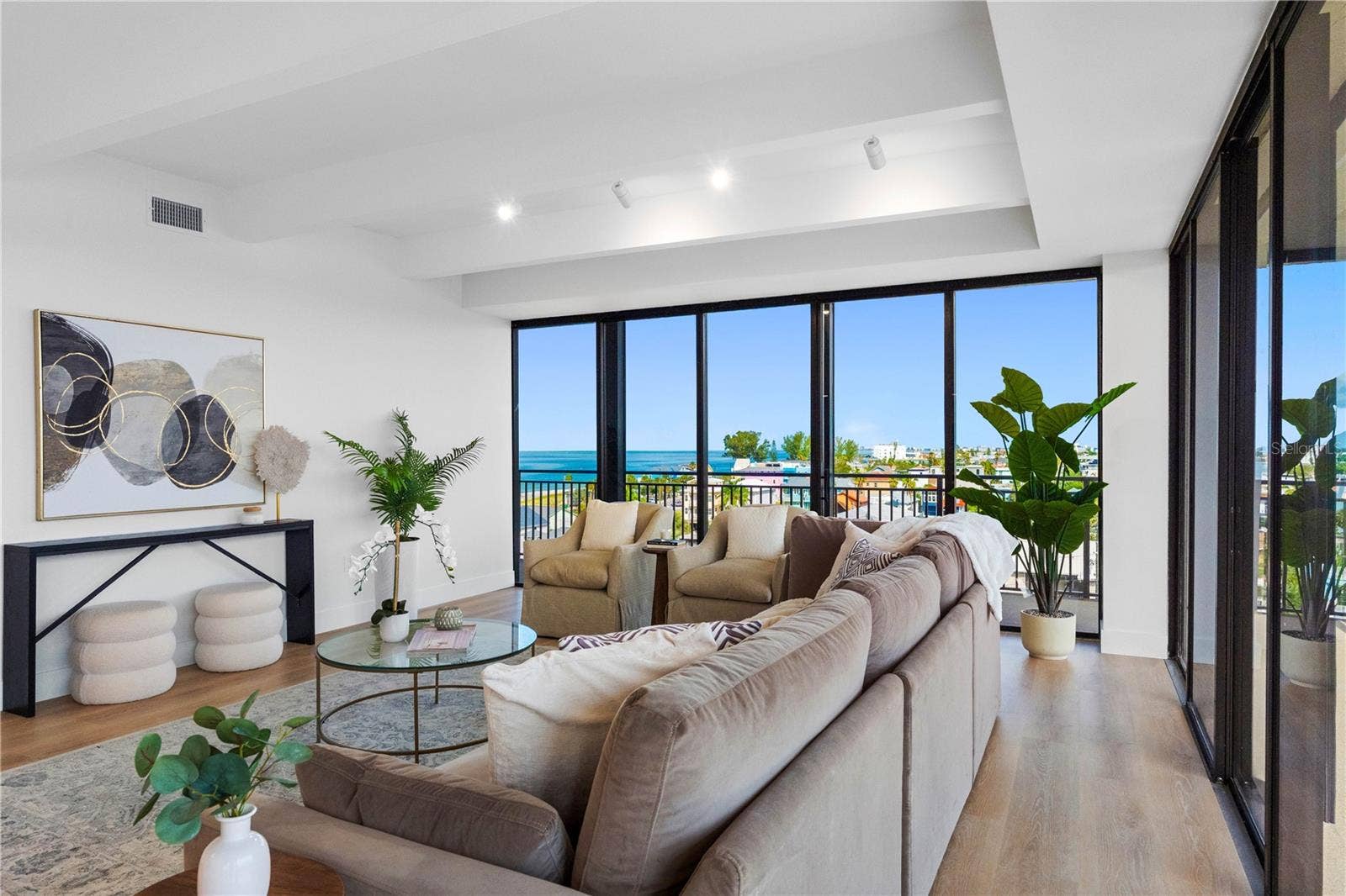 7600 BAYSHORE DRIVE, #606, Treasure Island, FL 33706 7600 BAYSHORE DRIVE, #606, Treasure Island, FL 33706