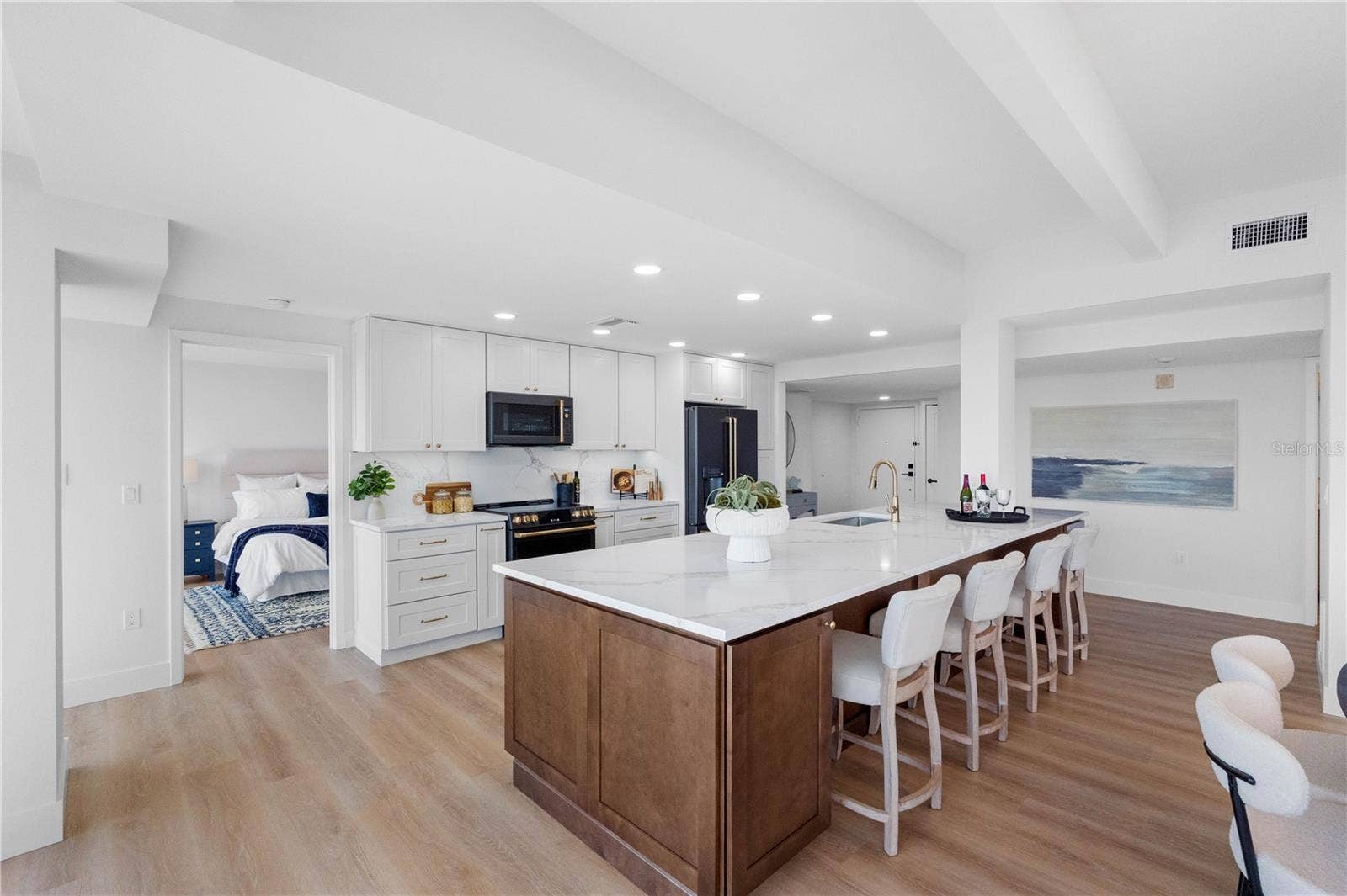 7600 BAYSHORE DRIVE, #606, Treasure Island, FL 33706 7600 BAYSHORE DRIVE, #606, Treasure Island, FL 33706