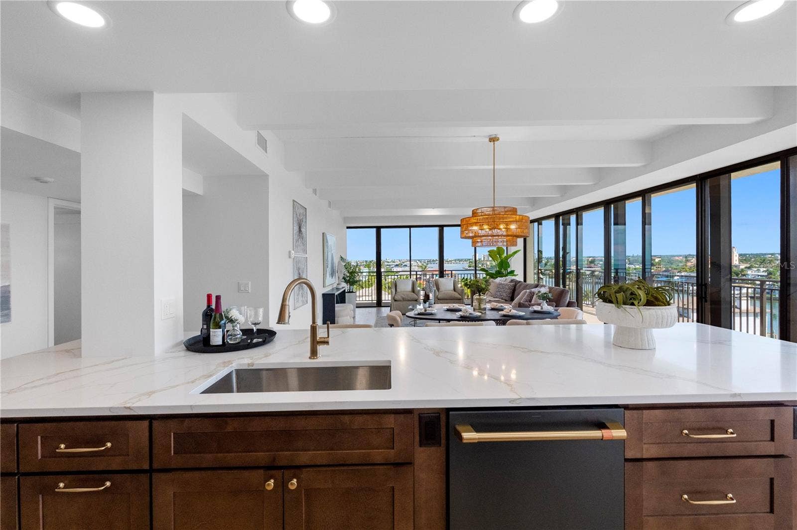7600 BAYSHORE DRIVE, #606, Treasure Island, FL 33706 7600 BAYSHORE DRIVE, #606, Treasure Island, FL 33706