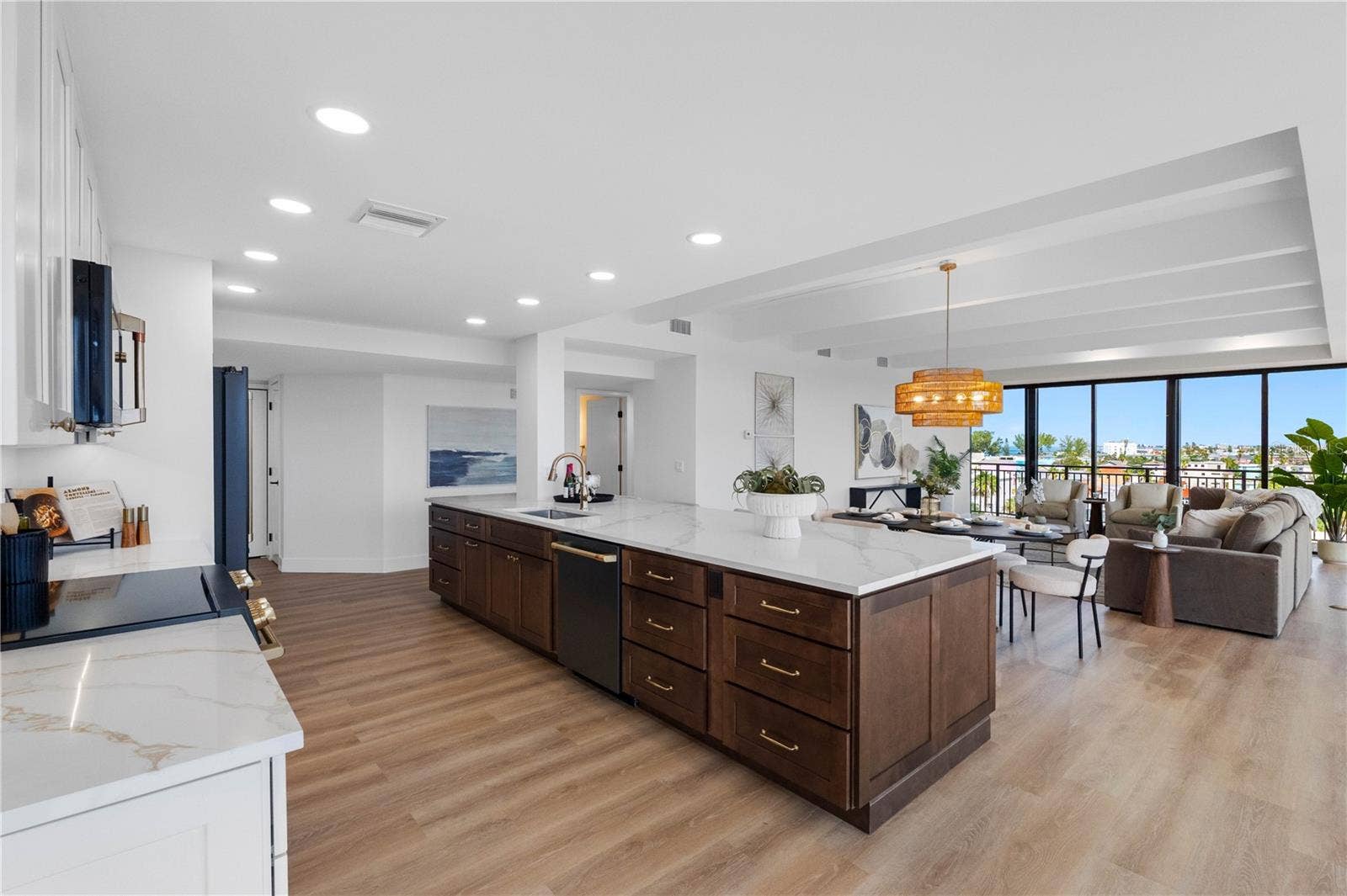 7600 BAYSHORE DRIVE, #606, Treasure Island, FL 33706 7600 BAYSHORE DRIVE, #606, Treasure Island, FL 33706