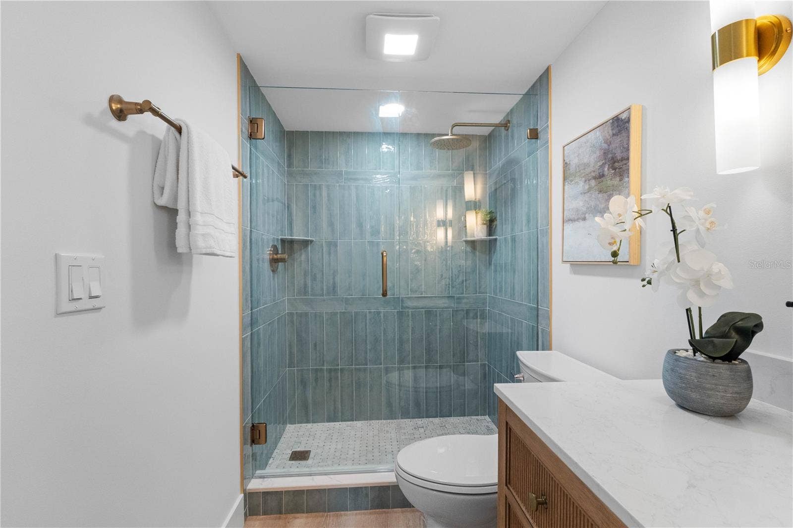 7600 BAYSHORE DRIVE, #606, Treasure Island, FL 33706 Guest bathroom