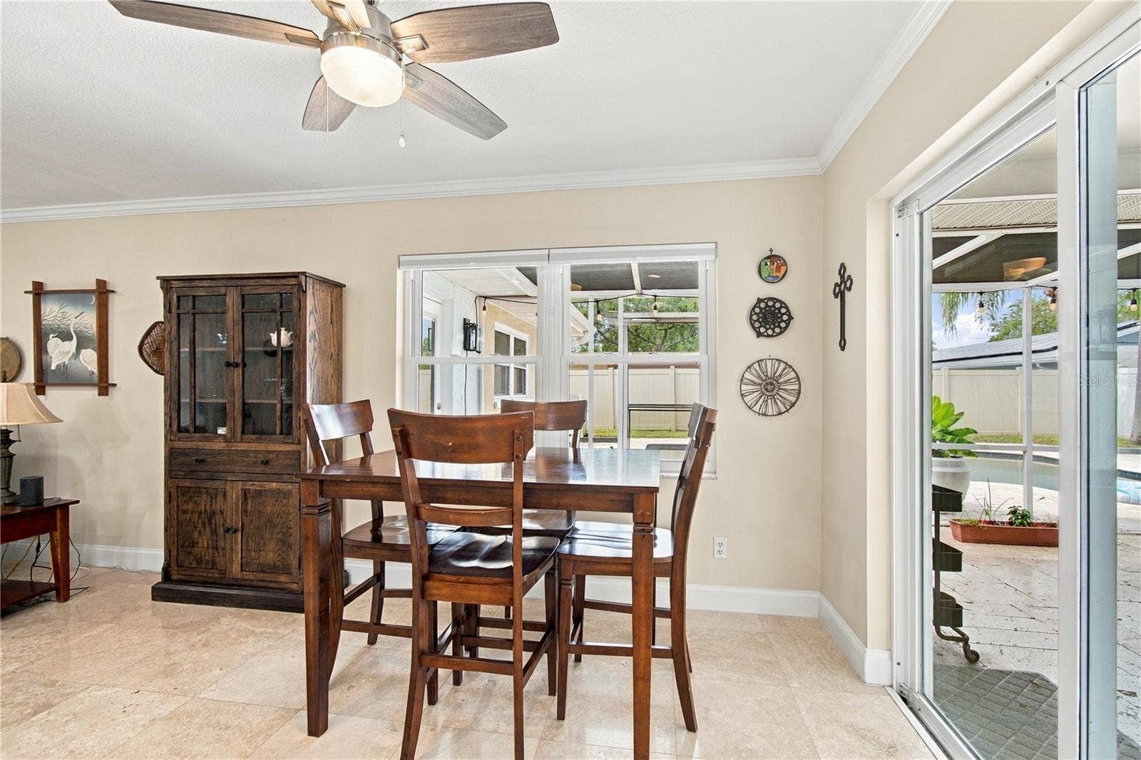1967 ARVIS CIRCLE E, Clearwater, FL 33764 Breakfast nook