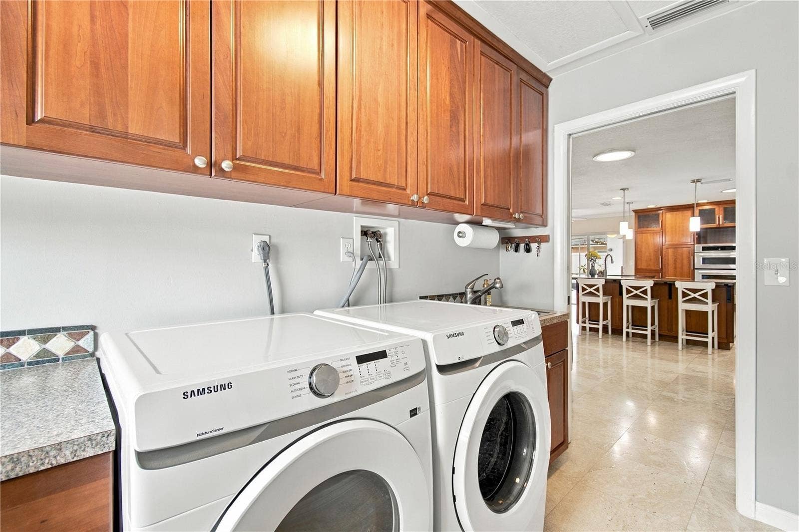 1967 ARVIS CIRCLE E, Clearwater, FL 33764 Large laundry room