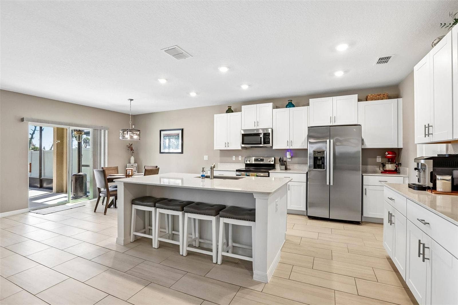 4048 CAPRI COAST DRIVE, Plant City, FL 33565 4048 CAPRI COAST DRIVE, Plant City, FL 33565