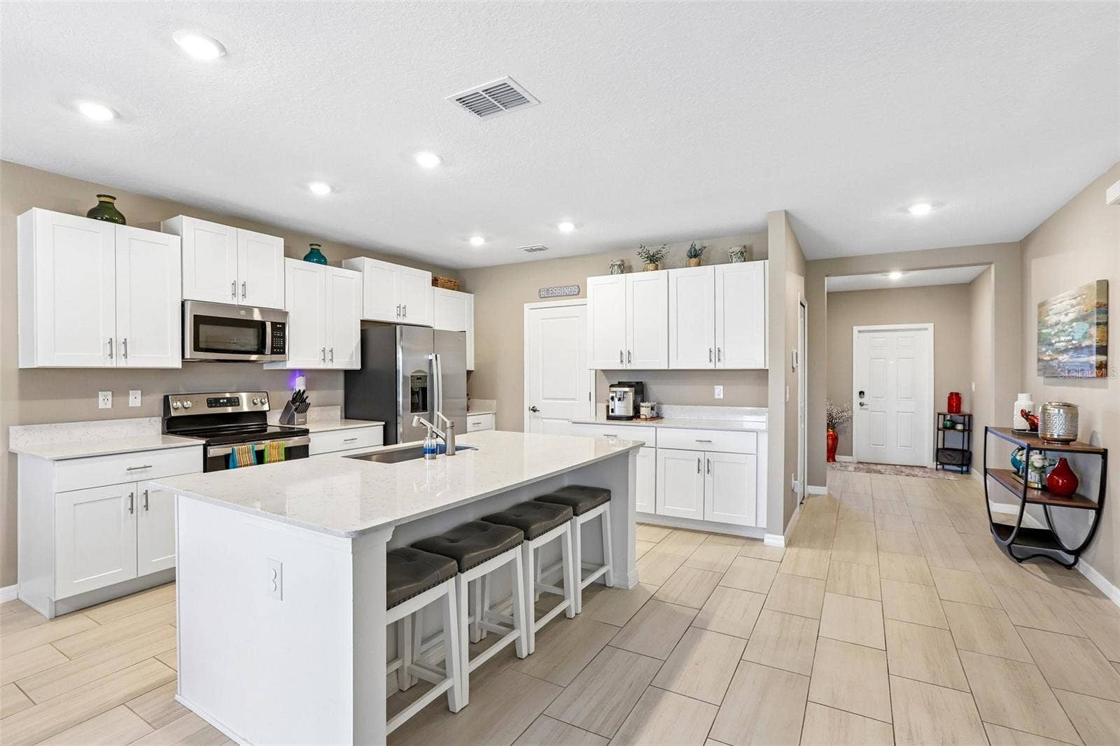 4048 CAPRI COAST DRIVE, Plant City, FL 33565 4048 CAPRI COAST DRIVE, Plant City, FL 33565
