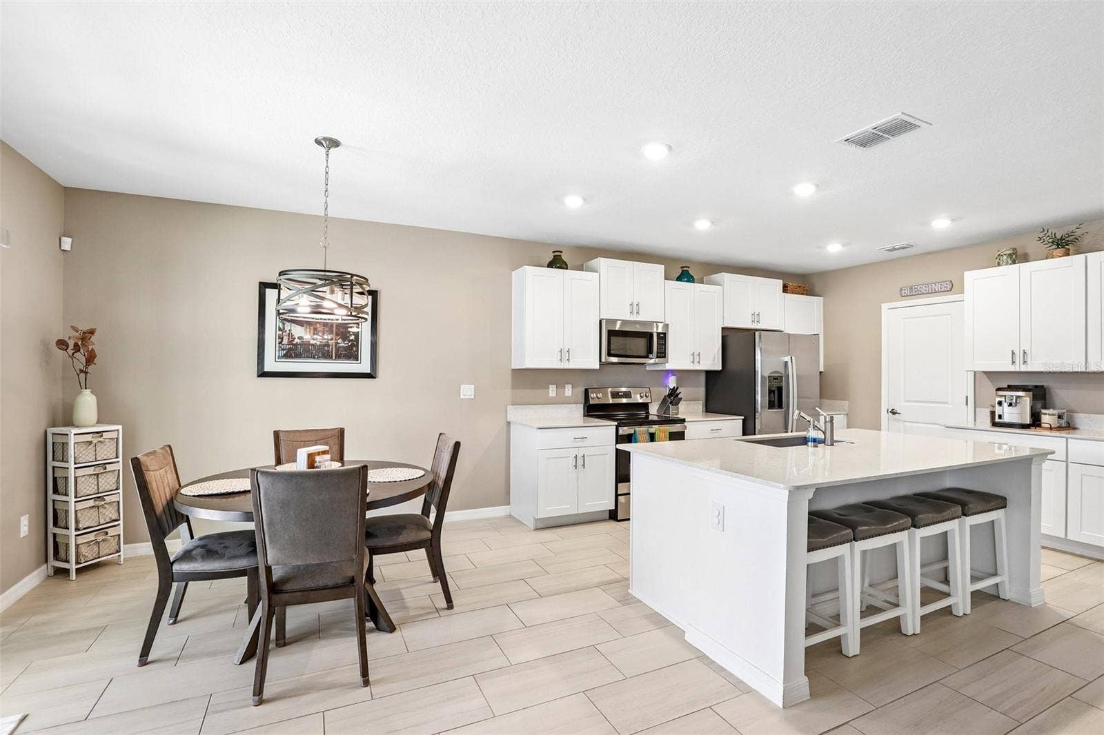 4048 CAPRI COAST DRIVE, Plant City, FL 33565 4048 CAPRI COAST DRIVE, Plant City, FL 33565