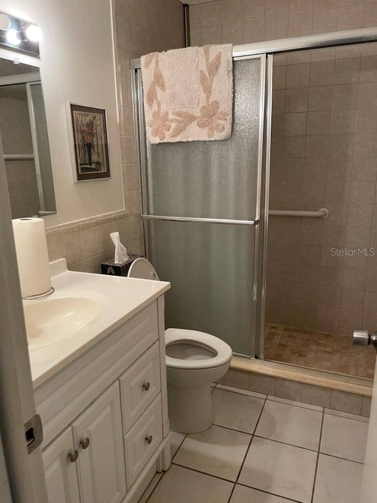5247 81ST STREET N, #5, St Petersburg, FL 33709 Bathroom with Walk-in Shower