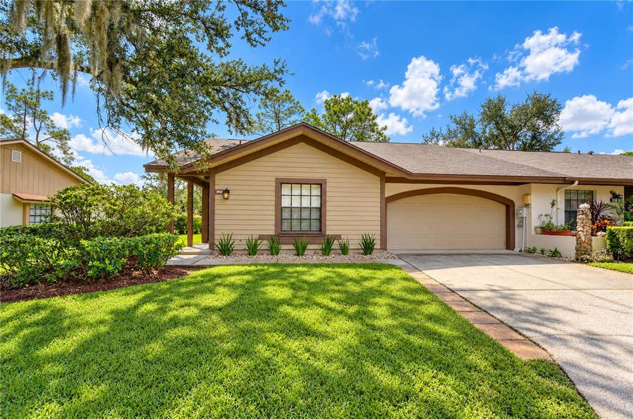 Property photo for 3942 SHORESIDE CIRCLE, Tampa, FL
