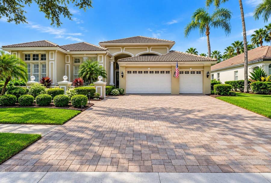 Property photo for 9108 WOODRIDGE RUN DRIVE, Tampa, FL