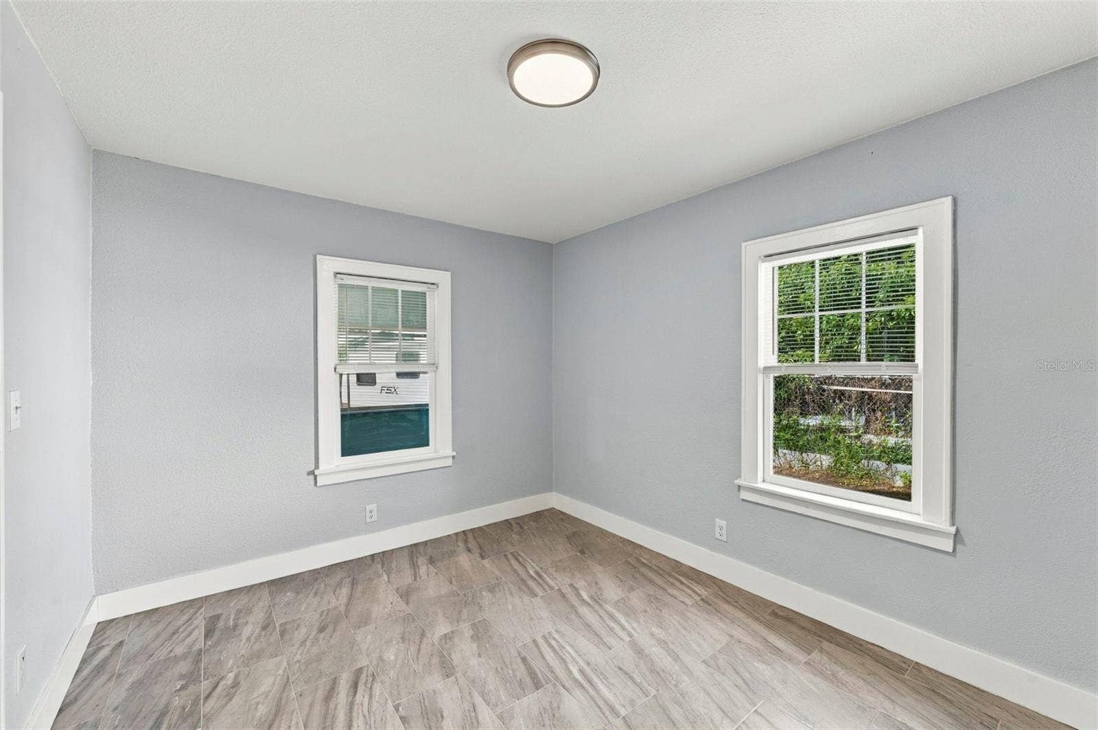 Front residence  bedroom, additional view