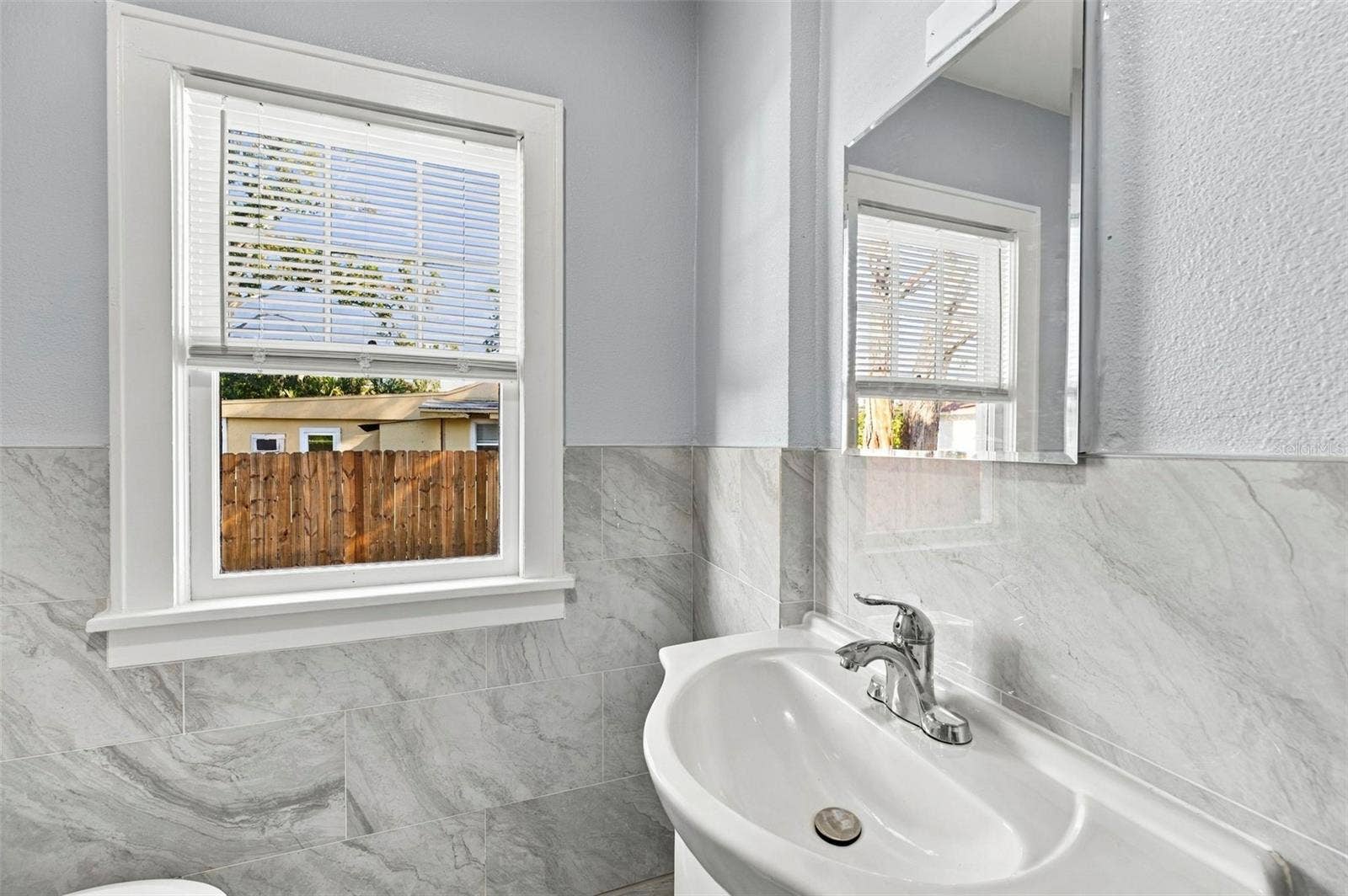 Front residence  bathroom, additional view