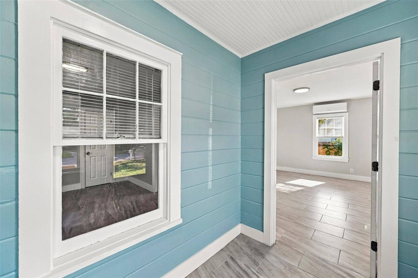 Front residence  entry porch