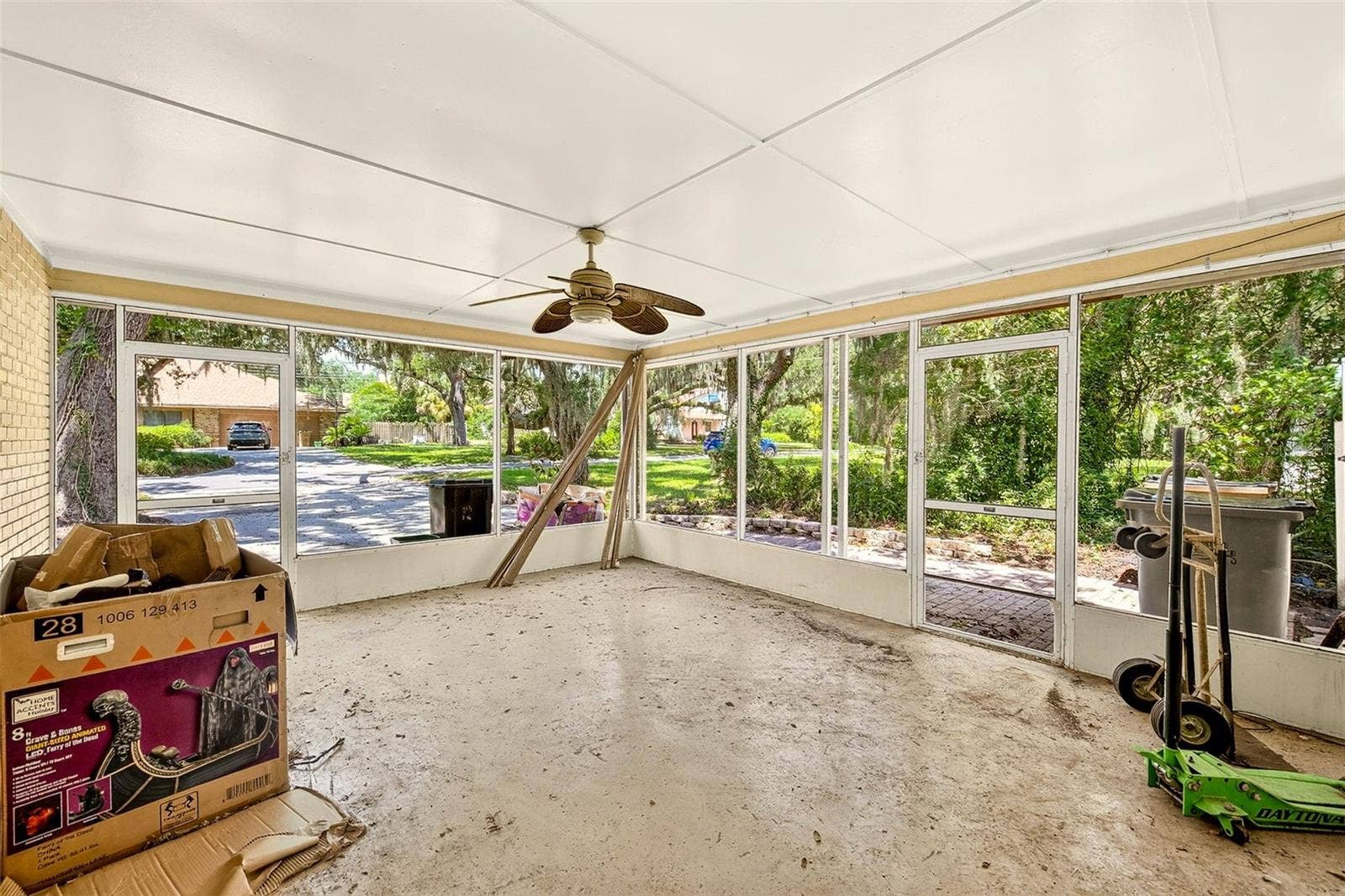 303 SAINT AUGUSTINE AVENUE, Temple Terrace, FL 33617 303 SAINT AUGUSTINE AVENUE, Temple Terrace, FL 33617
