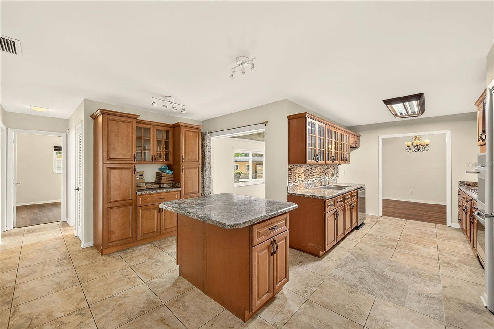 303 SAINT AUGUSTINE AVENUE, Temple Terrace, FL 33617 303 SAINT AUGUSTINE AVENUE, Temple Terrace, FL 33617