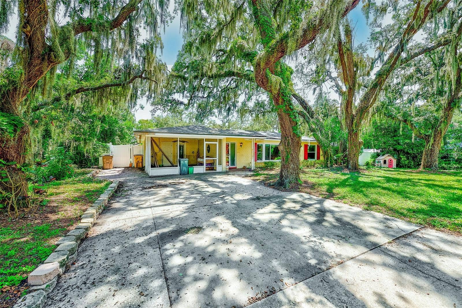 303 SAINT AUGUSTINE AVENUE, Temple Terrace, FL 33617 303 SAINT AUGUSTINE AVENUE, Temple Terrace, FL 33617