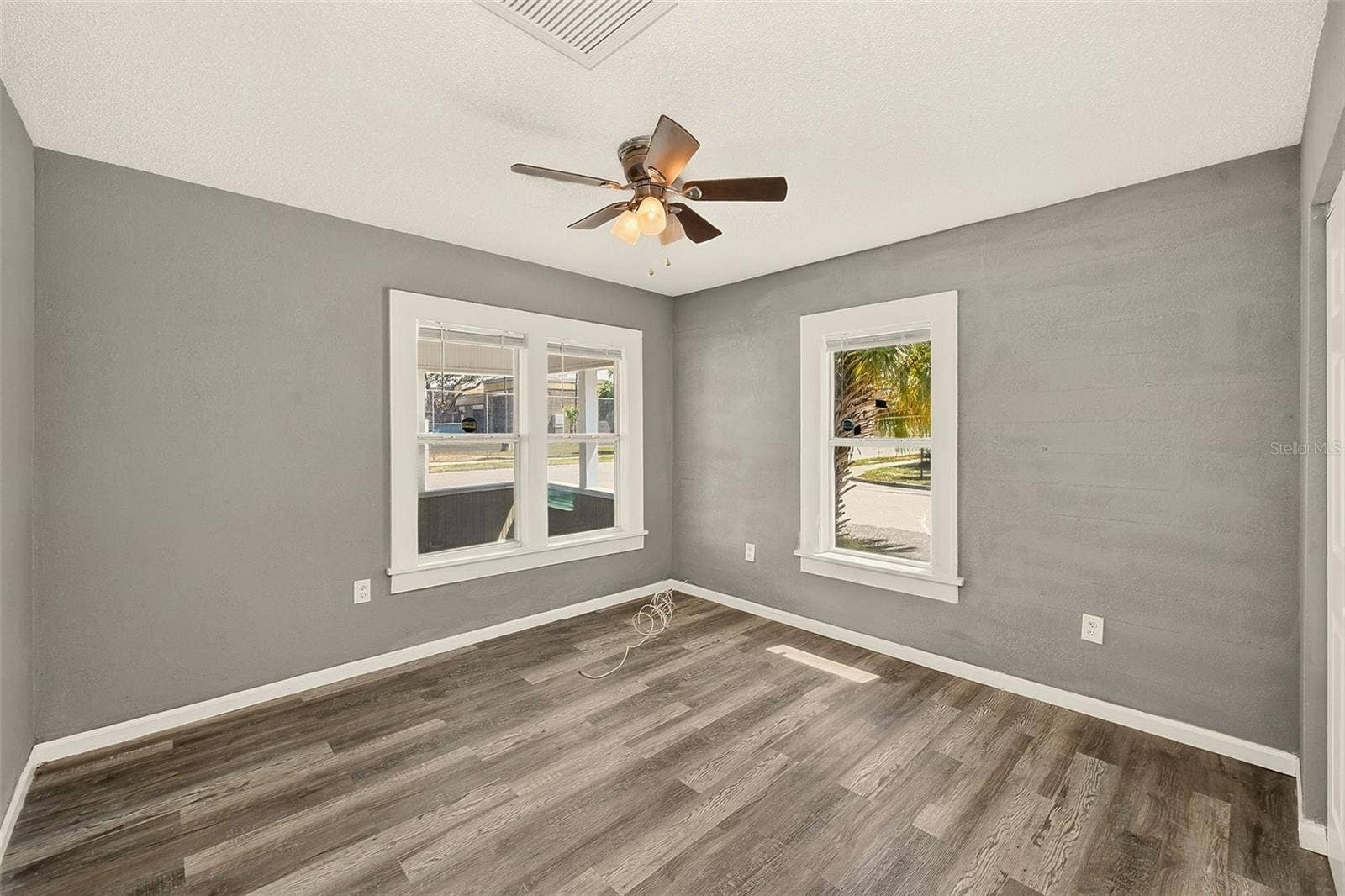 731 37TH STREET S, St Petersburg, FL 33711