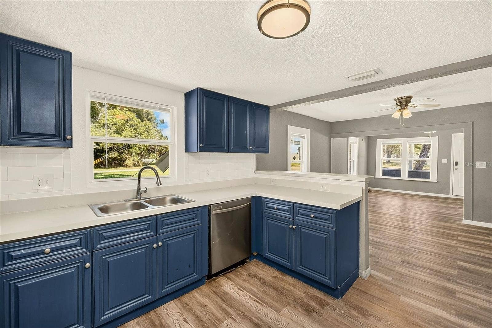 731 37TH STREET S, St Petersburg, FL 33711