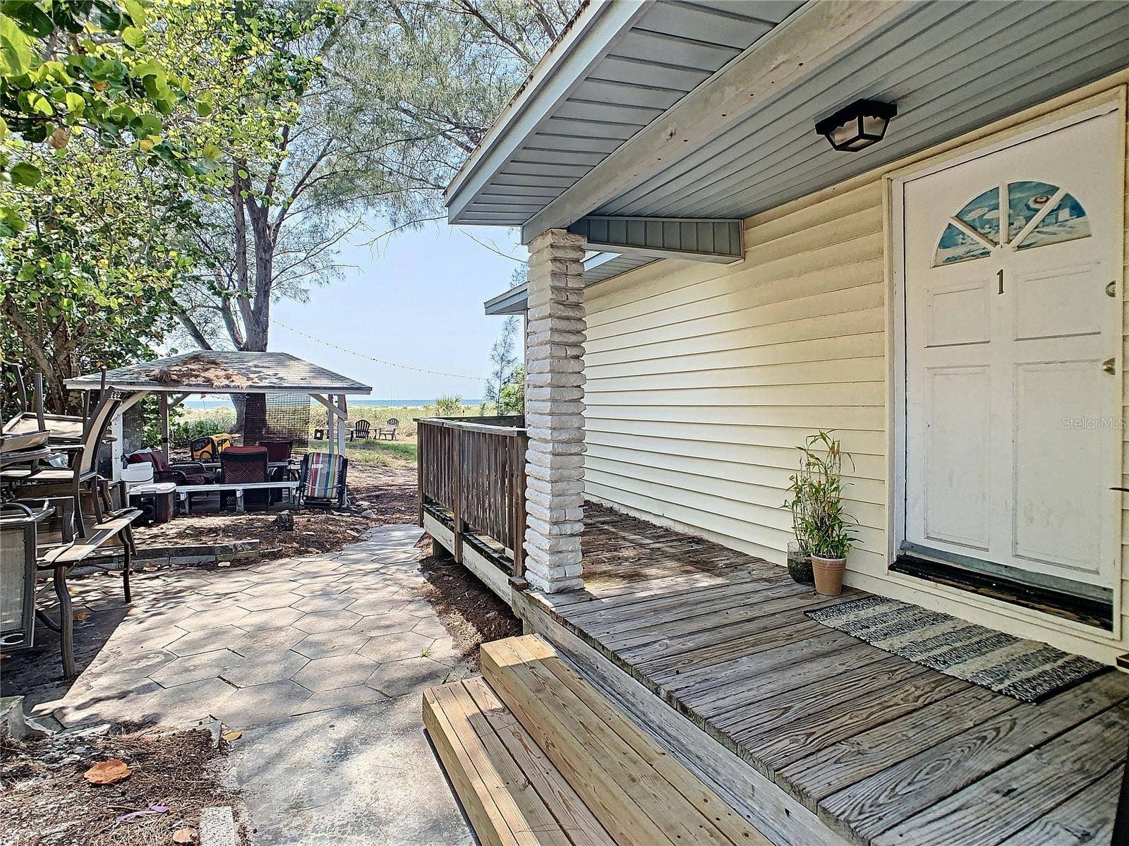 10218 GULF BOULEVARD, Treasure Island, FL 33706