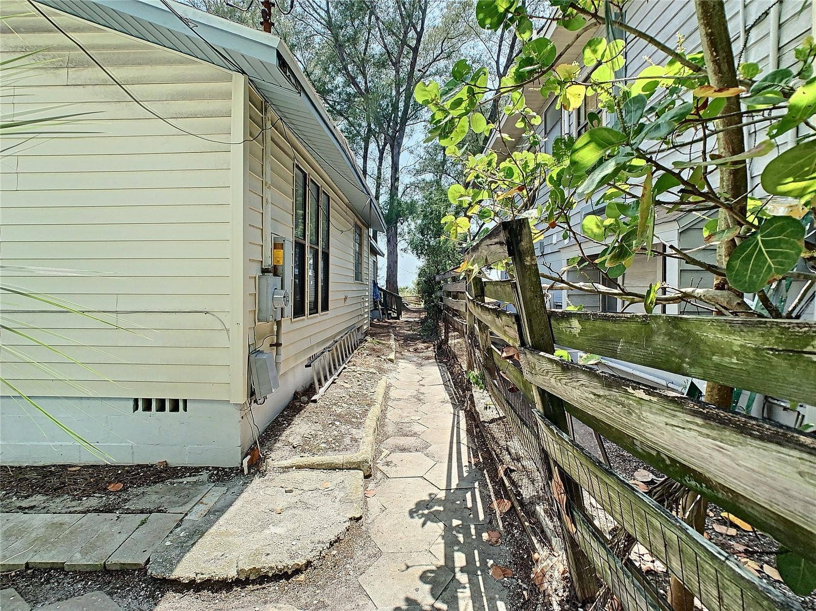 10218 GULF BOULEVARD, Treasure Island, FL 33706