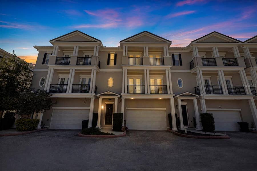 Property photo for 300 NEWBURY PLACE N, St Petersburg, FL