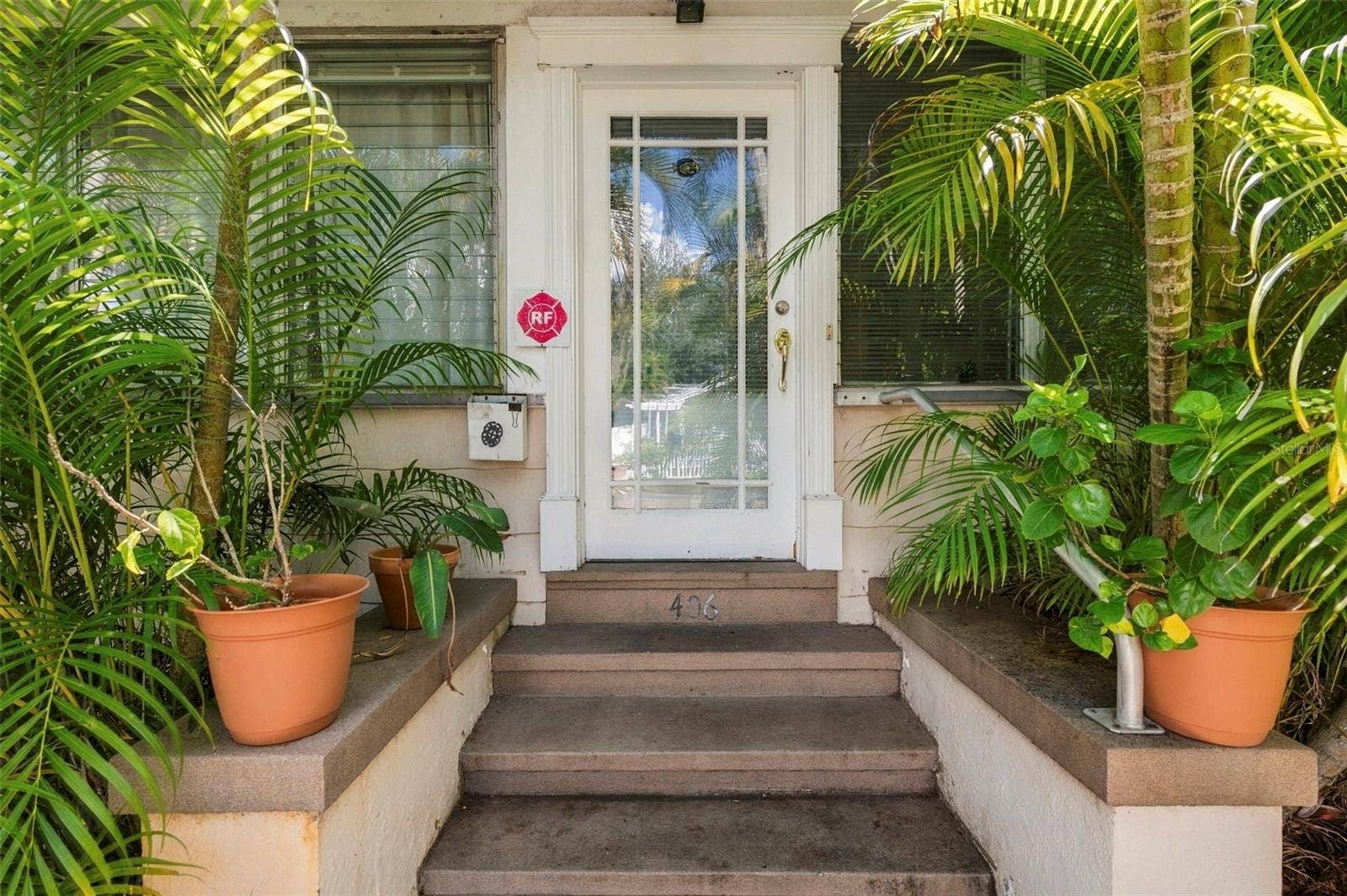 406 10TH AVENUE NE, St Petersburg, FL 33701 406 10TH AVENUE NE, St Petersburg, FL 33701