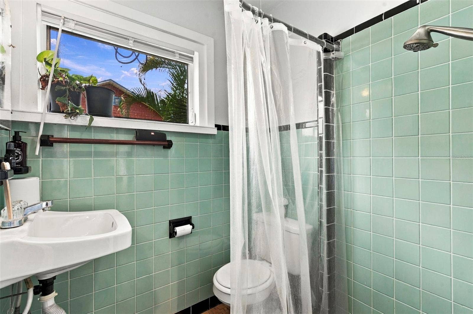 406 10TH AVENUE NE, St Petersburg, FL 33701 406 10TH AVENUE NE, St Petersburg, FL 33701