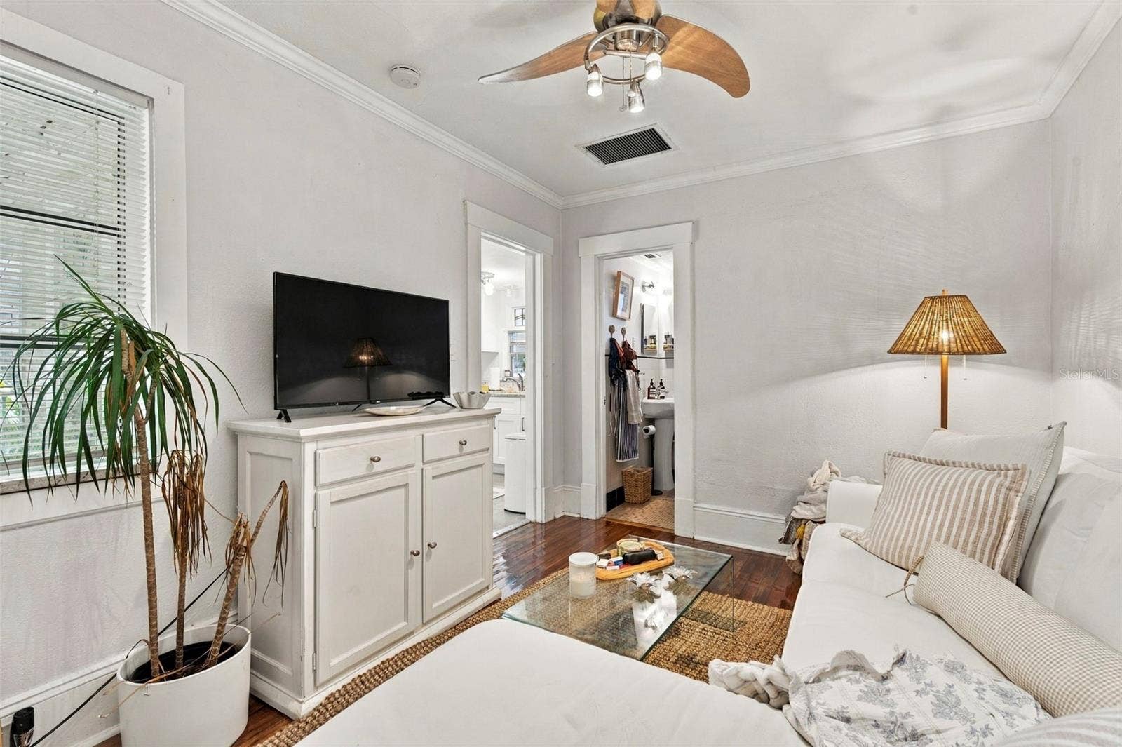 406 10TH AVENUE NE, St Petersburg, FL 33701 406 10TH AVENUE NE, St Petersburg, FL 33701