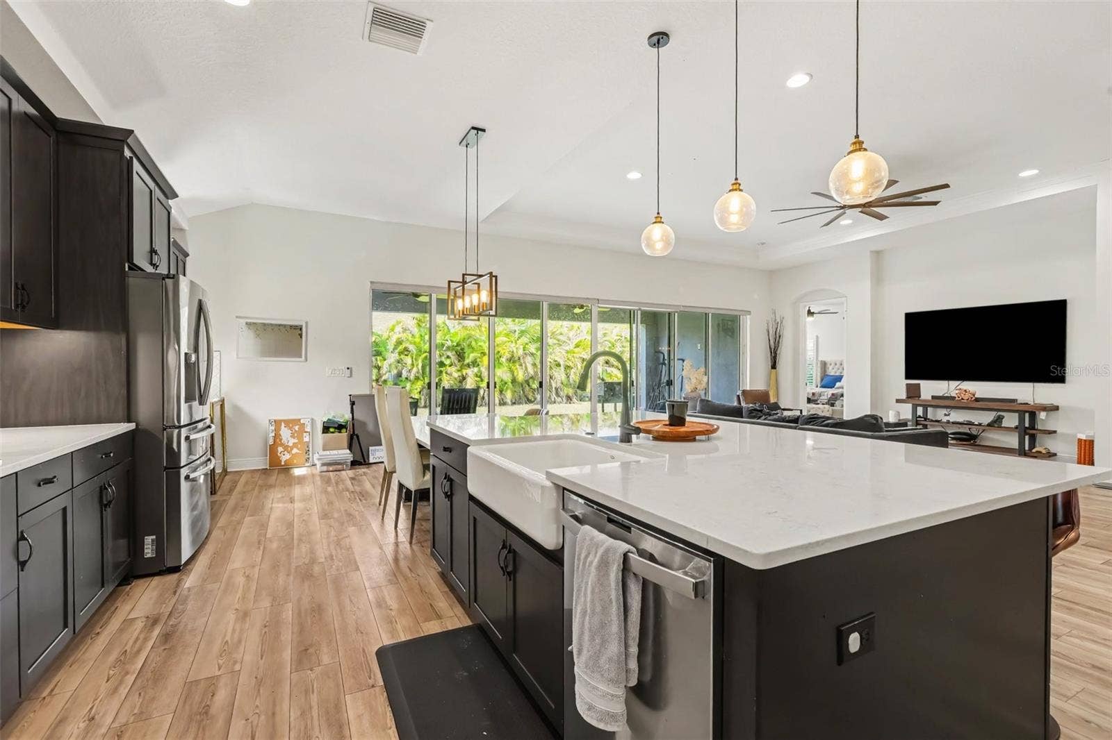 7612 PARADISO DRIVE, Apollo Beach, FL 33572 7612 PARADISO DRIVE, Apollo Beach, FL 33572