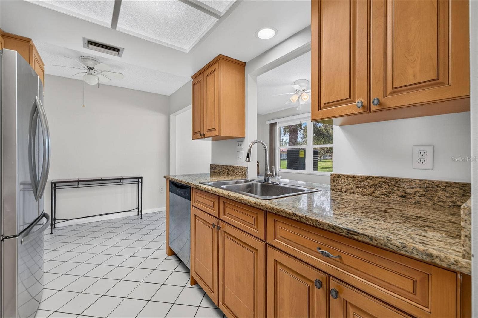 12200 VONN ROAD, #7D, Largo, FL 33774 Kitchen