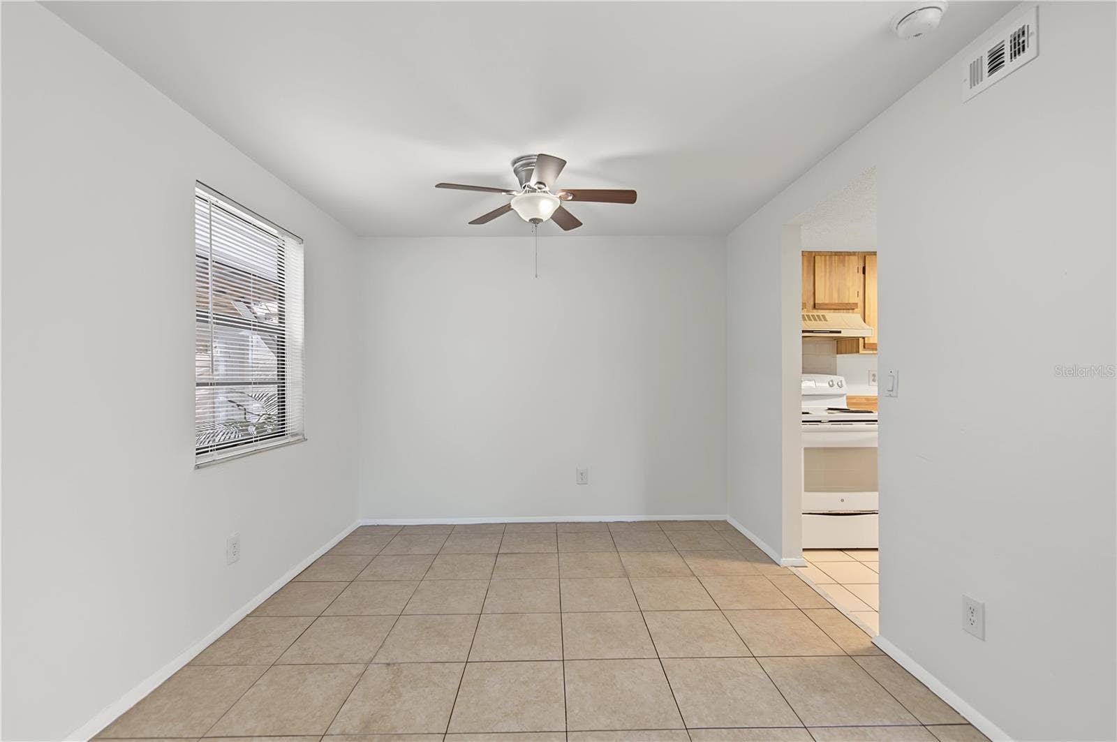 127 CAMPHOR DRIVE, #E, Oldsmar, FL 34677 127 CAMPHOR DRIVE, #E, Oldsmar, FL 34677