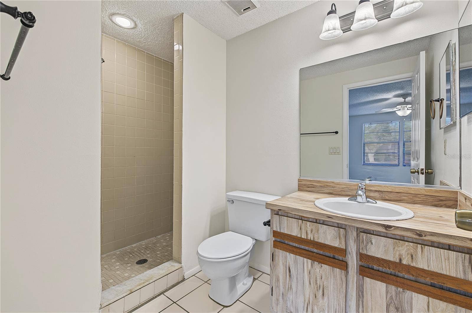 127 CAMPHOR DRIVE, #E, Oldsmar, FL 34677 127 CAMPHOR DRIVE, #E, Oldsmar, FL 34677