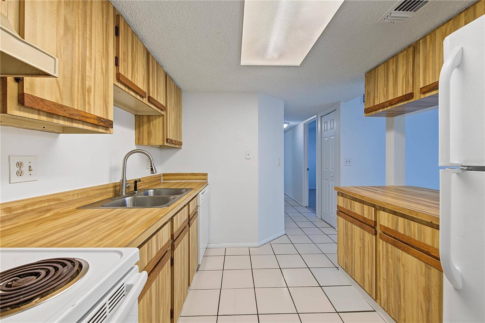 127 CAMPHOR DRIVE, #E, Oldsmar, FL 34677 127 CAMPHOR DRIVE, #E, Oldsmar, FL 34677