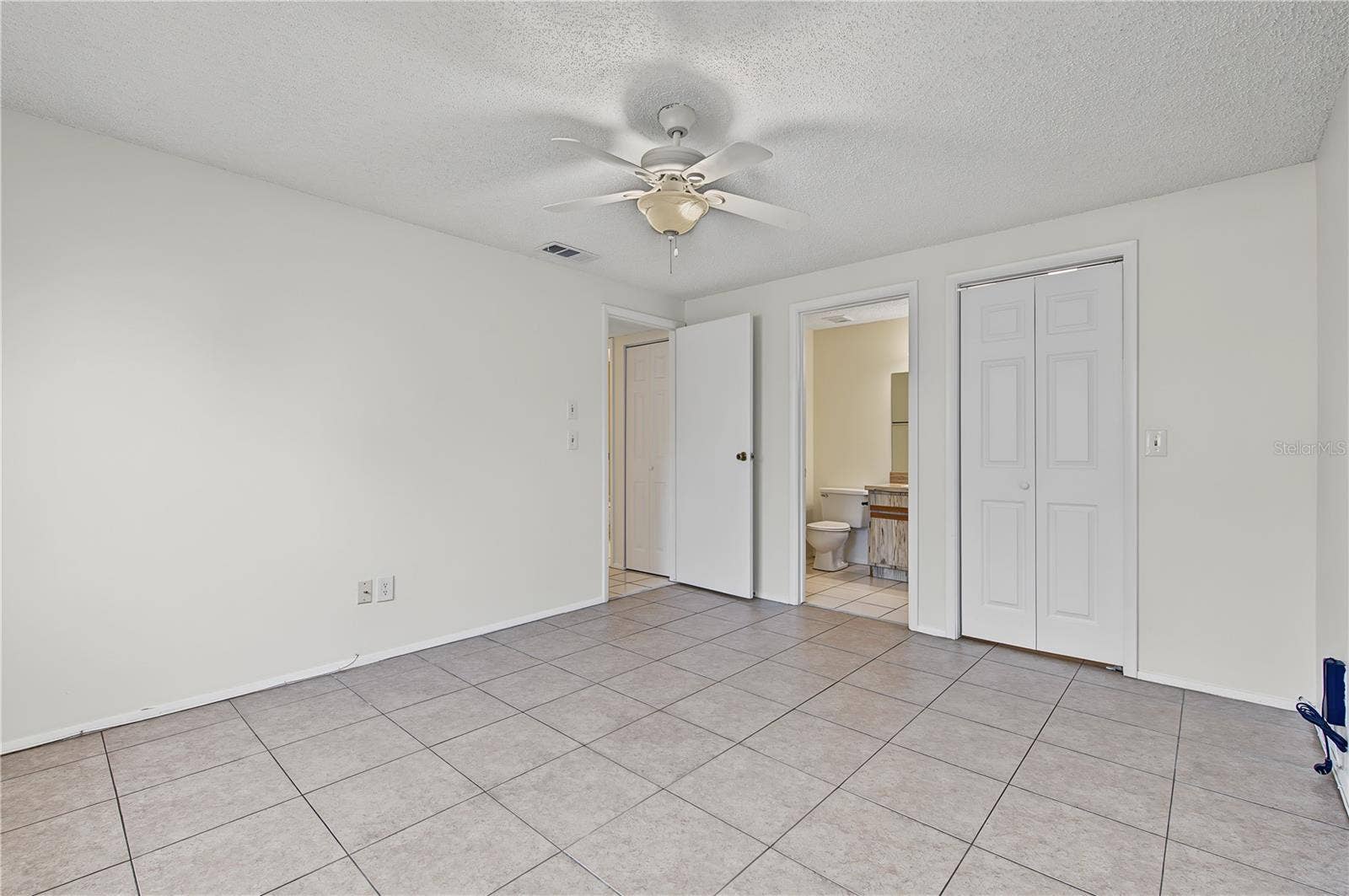 127 CAMPHOR DRIVE, #E, Oldsmar, FL 34677 127 CAMPHOR DRIVE, #E, Oldsmar, FL 34677