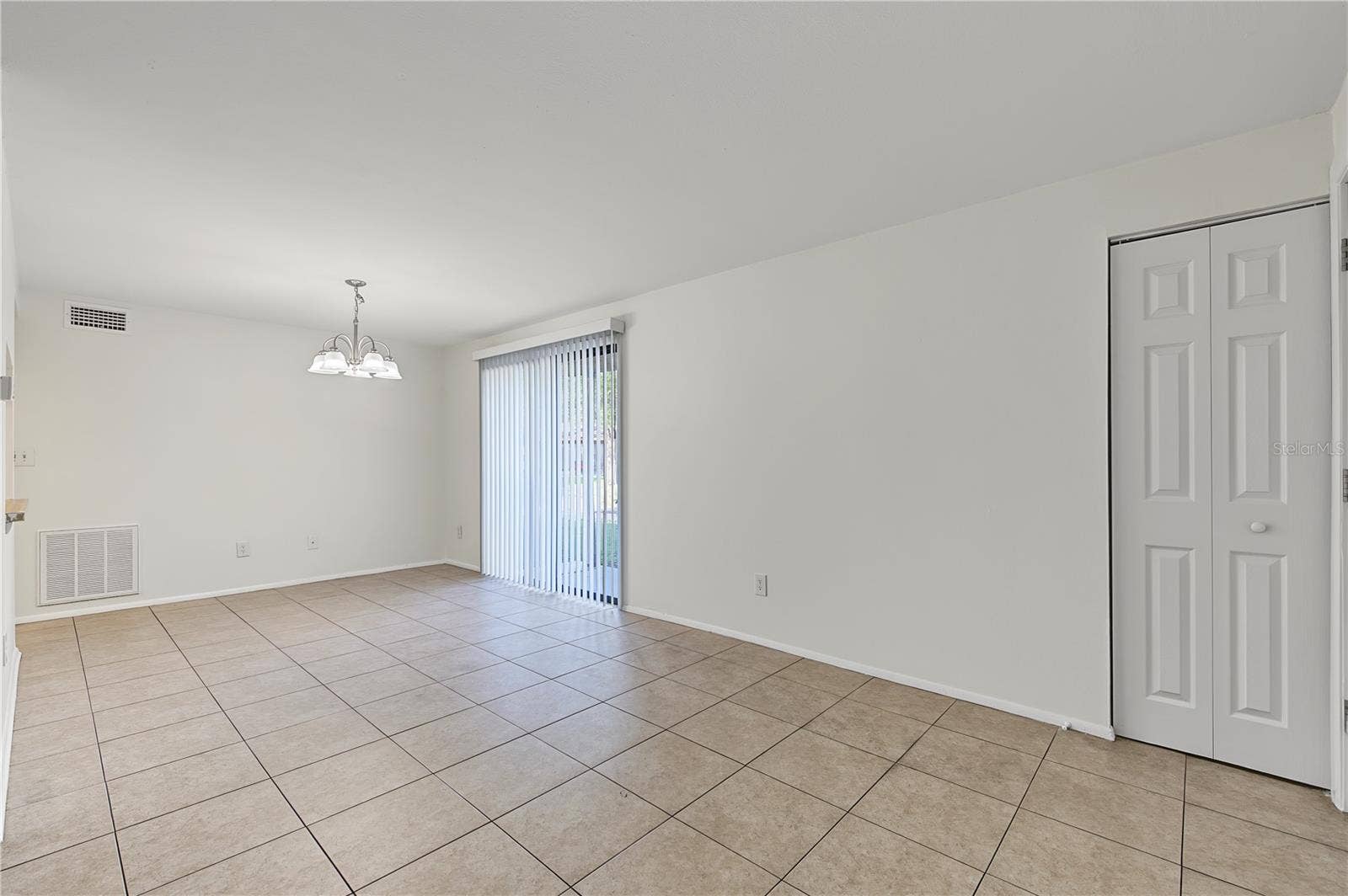 127 CAMPHOR DRIVE, #E, Oldsmar, FL 34677 127 CAMPHOR DRIVE, #E, Oldsmar, FL 34677