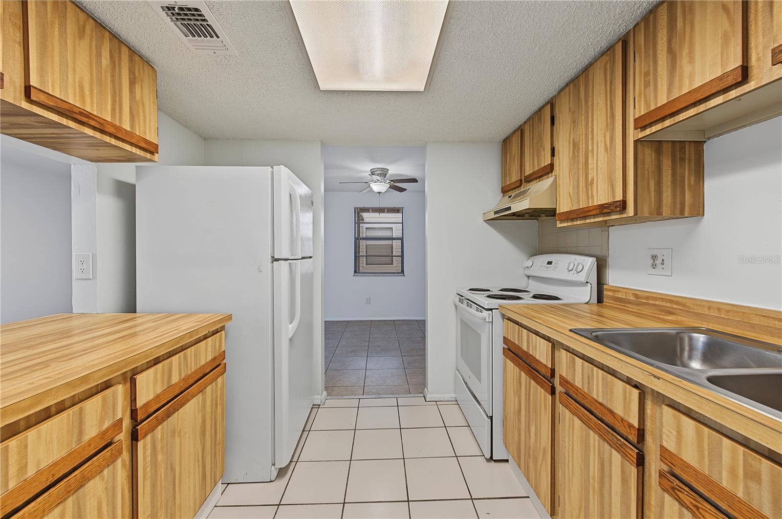 127 CAMPHOR DRIVE, #E, Oldsmar, FL 34677 127 CAMPHOR DRIVE, #E, Oldsmar, FL 34677