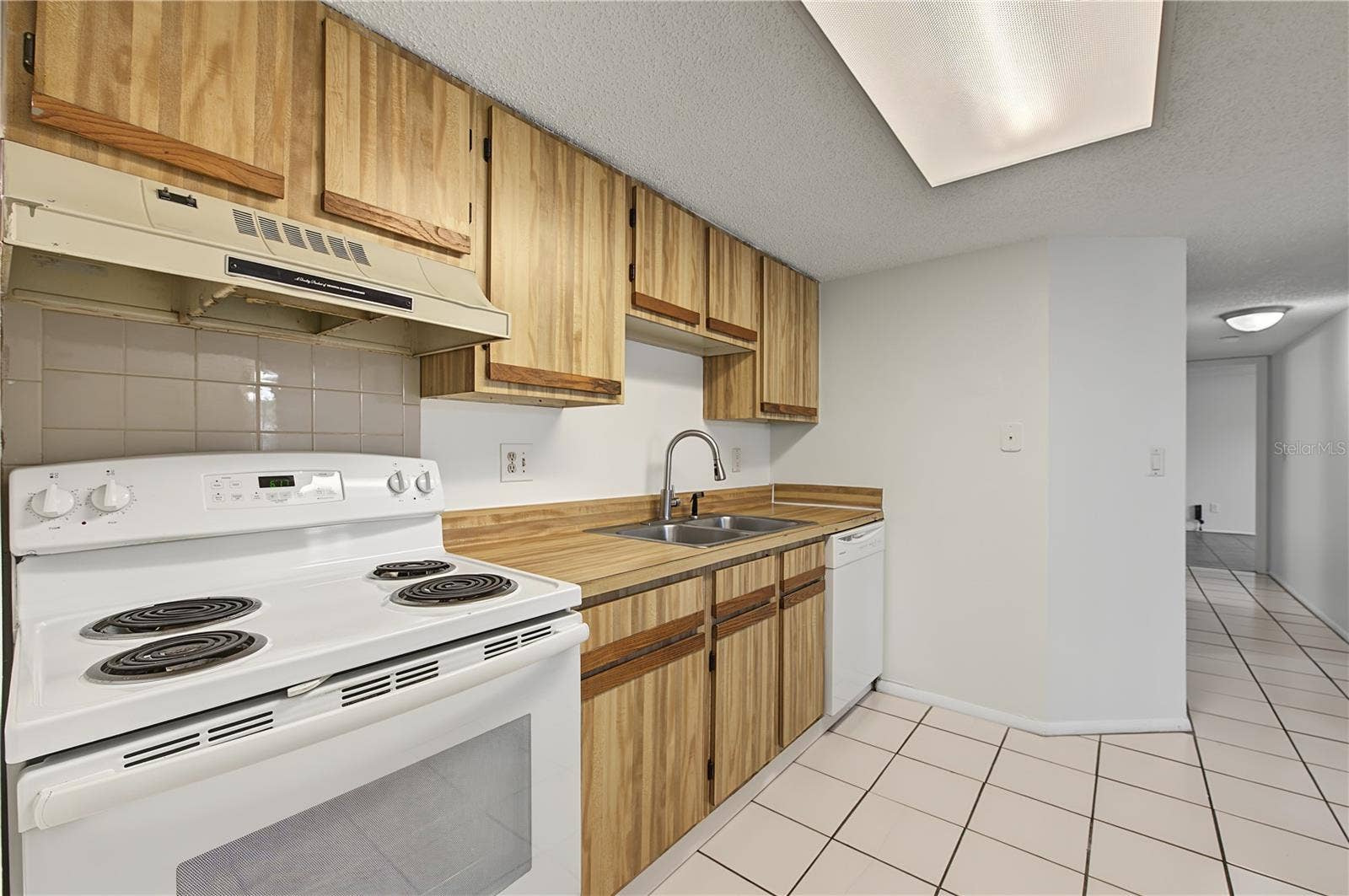 127 CAMPHOR DRIVE, #E, Oldsmar, FL 34677 127 CAMPHOR DRIVE, #E, Oldsmar, FL 34677