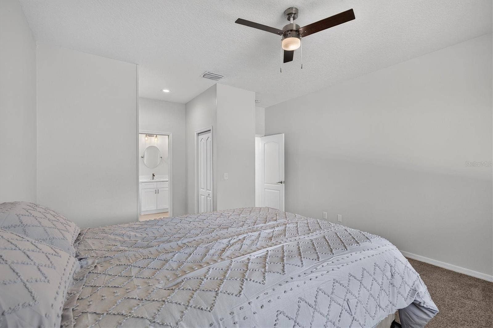 714 HIDDEN LAKE DRIVE, Tarpon Springs, FL 34689 714 HIDDEN LAKE DRIVE, Tarpon Springs, FL 34689
