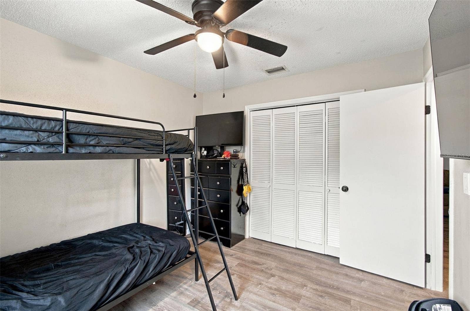 2801 BURTS AVENUE, Tampa, FL 33614 2801 BURTS AVENUE, Tampa, FL 33614