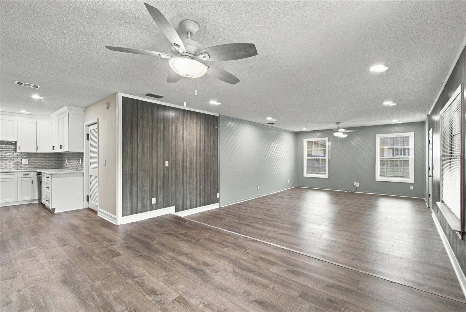 2801 BURTS AVENUE, Tampa, FL 33614 2801 BURTS AVENUE, Tampa, FL 33614