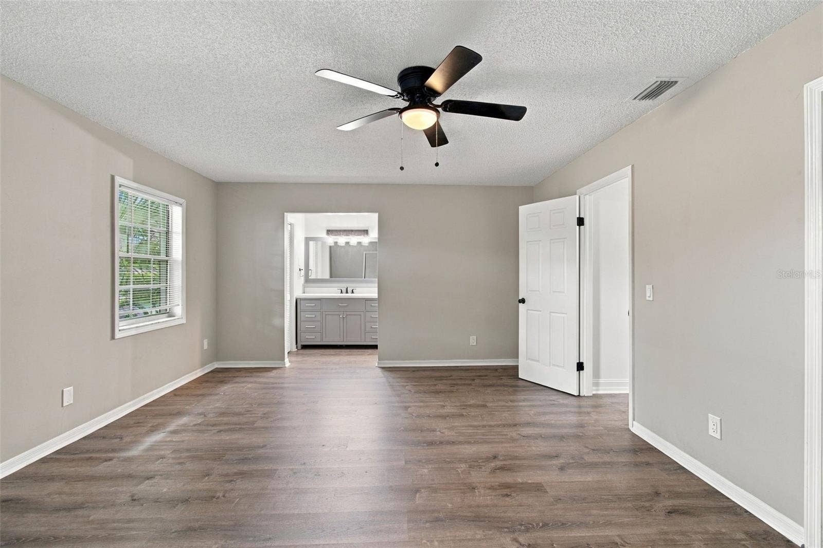 2801 BURTS AVENUE, Tampa, FL 33614 2801 BURTS AVENUE, Tampa, FL 33614