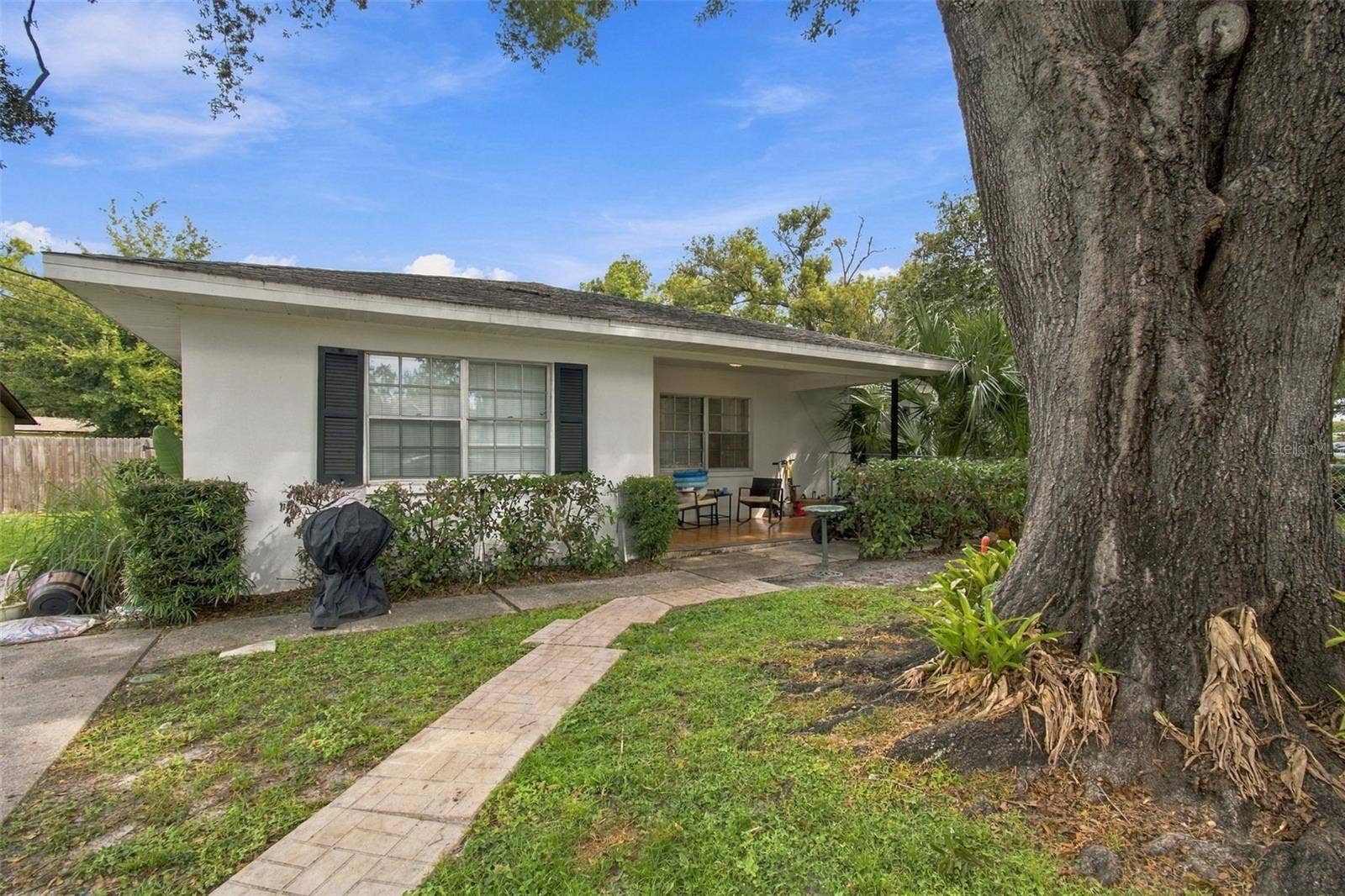 2801 BURTS AVENUE, Tampa, FL 33614 Walkway Unit B