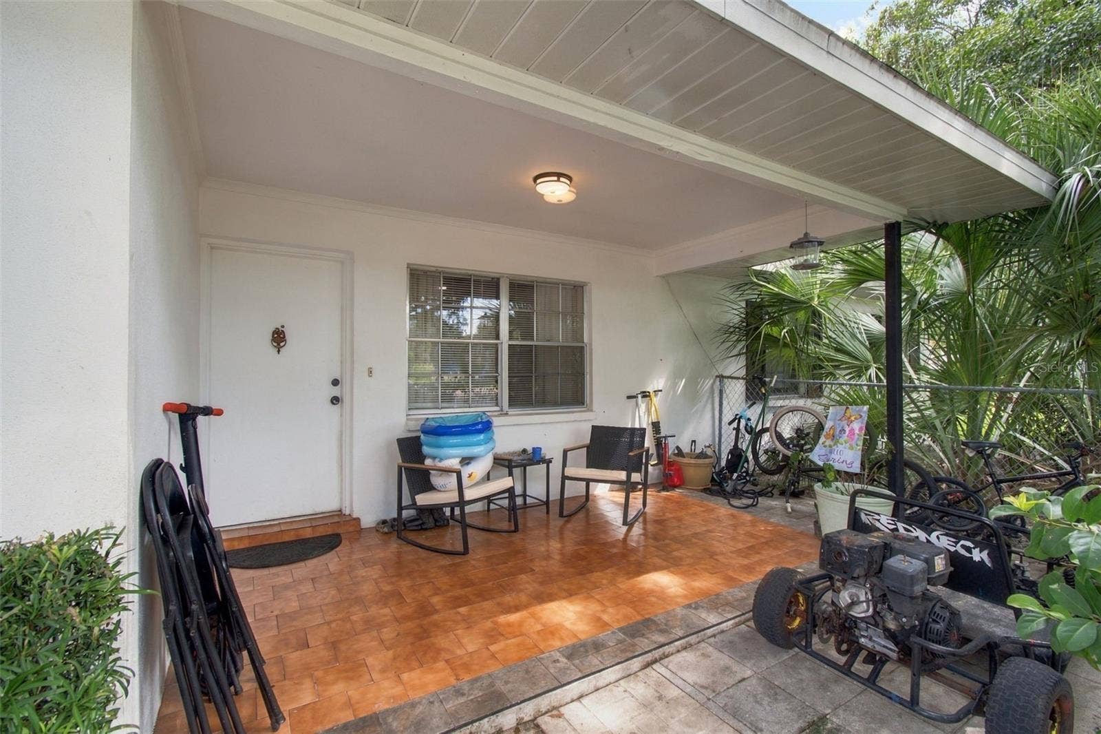 2801 BURTS AVENUE, Tampa, FL 33614 Front Sitting area