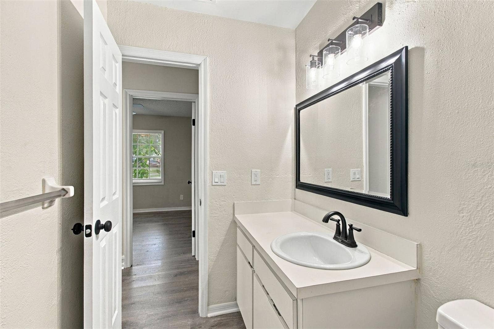 2801 BURTS AVENUE, Tampa, FL 33614 2801 BURTS AVENUE, Tampa, FL 33614
