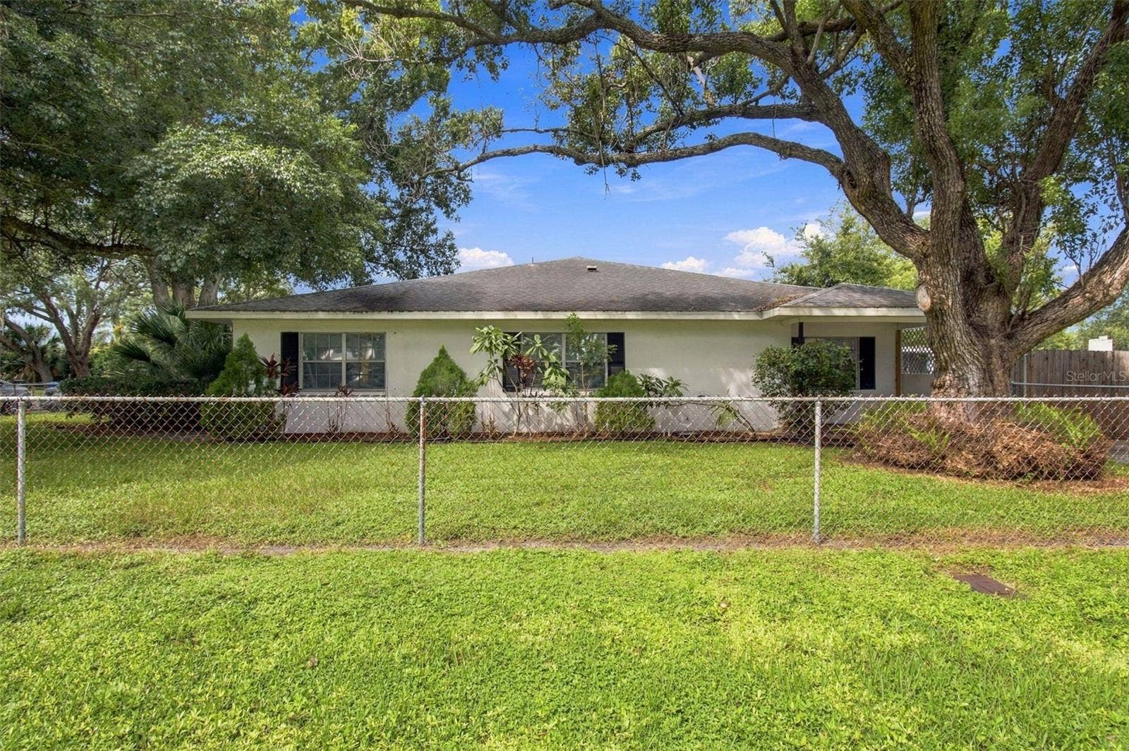 2801 BURTS AVENUE, Tampa, FL 33614 2801 BURTS AVENUE, Tampa, FL 33614