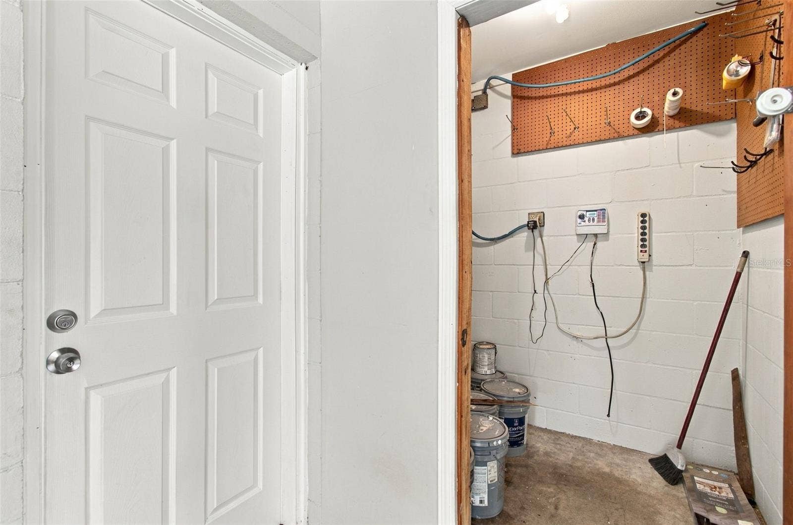 2801 BURTS AVENUE, Tampa, FL 33614 2801 BURTS AVENUE, Tampa, FL 33614